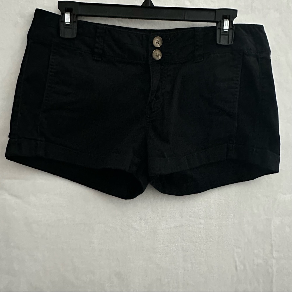 Express Black Stretch Cuffed Shorts Women’s Size 6 Double Button Casual